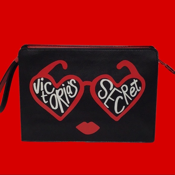NEW‎ Victoria’s Secret Wristlet/Make-Up Bag - Picture 1 of 8